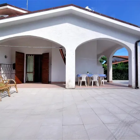 Holiday home Elia Con Grande Giardino Recintato E Posto Auto A Due Passi Dal Mare Lido di Pomposa
